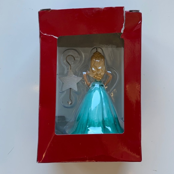 {Hallmark} - Barbie Christmas Tree Ornament - Picture 3 of 5
